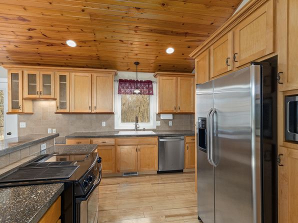 7240 Rivendell Farms Rd, Lowell, MI 49331