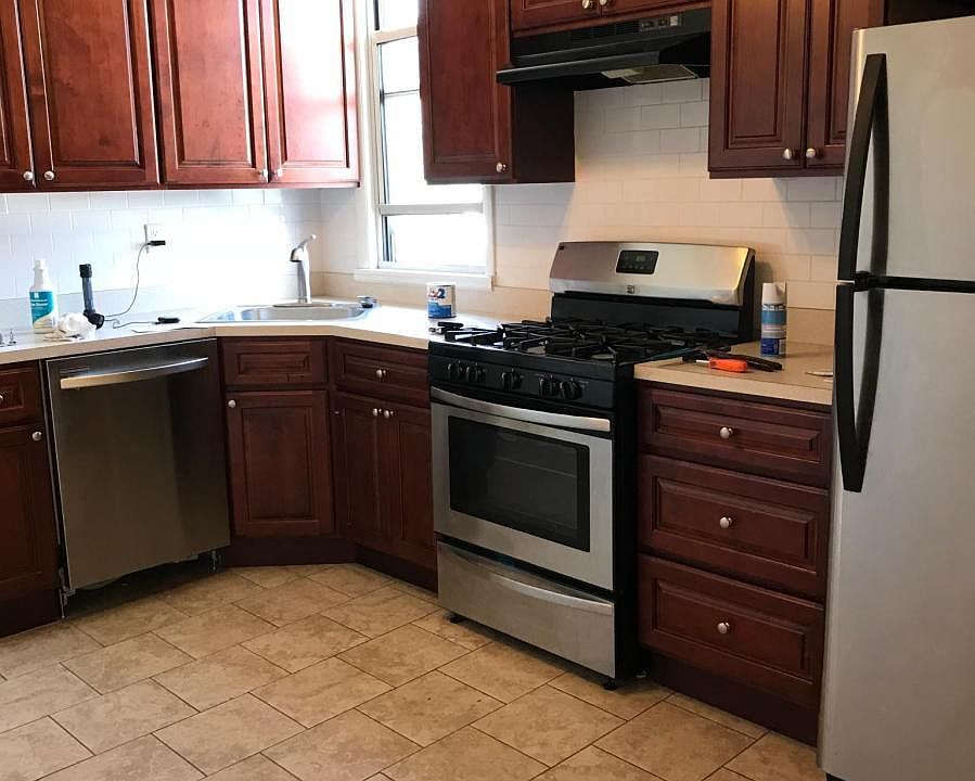 1st image of 119 Glover Ave #3