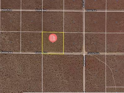 Felstte Ave, Rosamond, CA, 93560