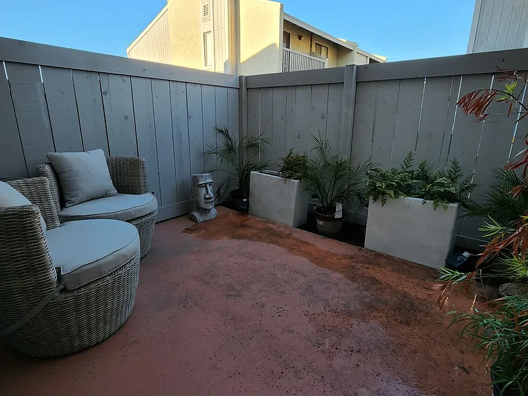 1113 W Cypress Ave — Photo 4