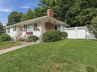 28 Hilltop Cir, Worcester, MA 01609
