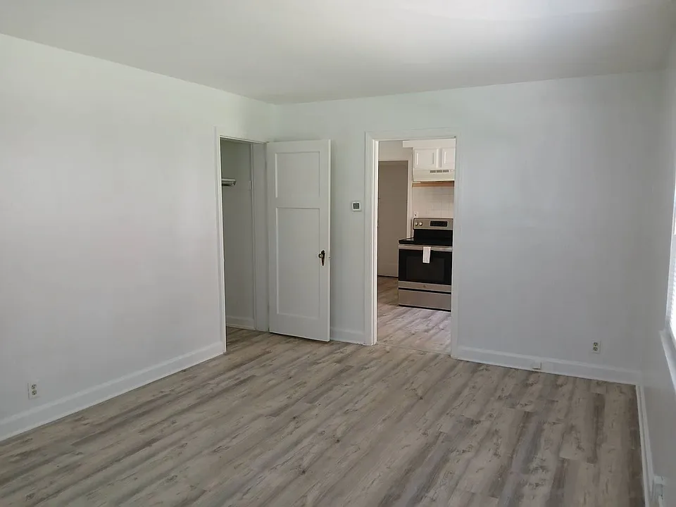 238 E Beechwood Ave