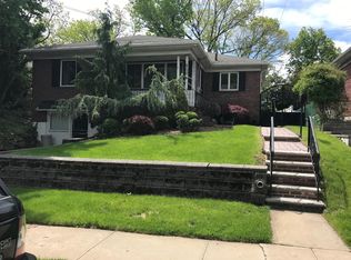 800 W Fingerboard Rd, Staten Island, NY 10305