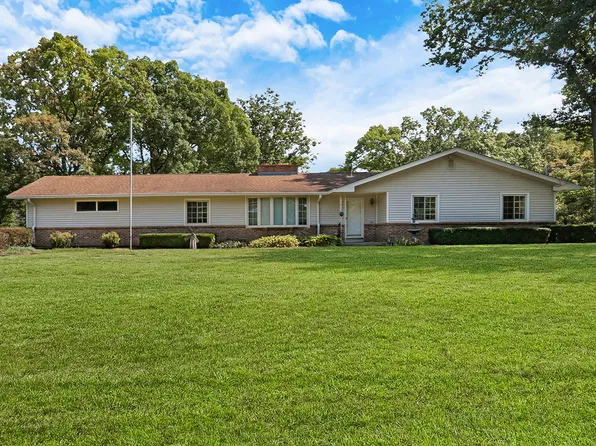 38661 N Magnolia Ave, Wadsworth, IL 60083