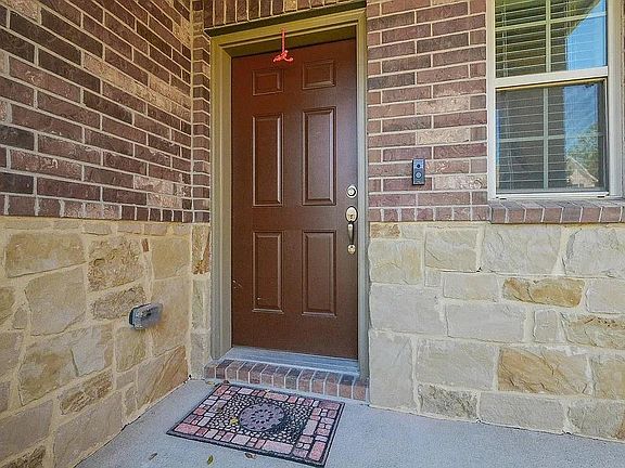 2nd image of 15823 Smithland Dr