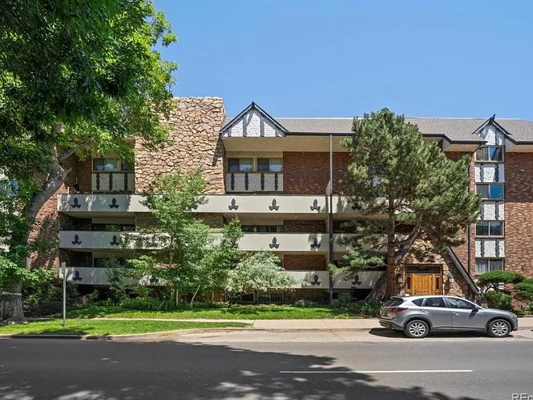 1260 York St #510 — Photo 4
