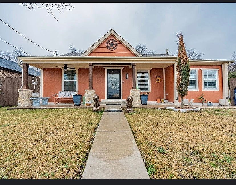 1st image of 1002 Sayle St
