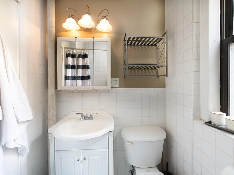 64 Queensberry St #101 — Photo 6