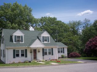 32 Farmington St, Worcester, MA 01603