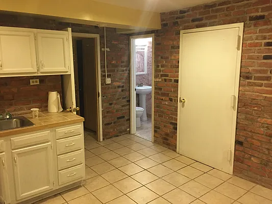 Rented by New York Realty Minimax Inc | media 26