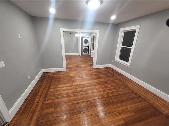 5th image of 77 Vandewater St #A