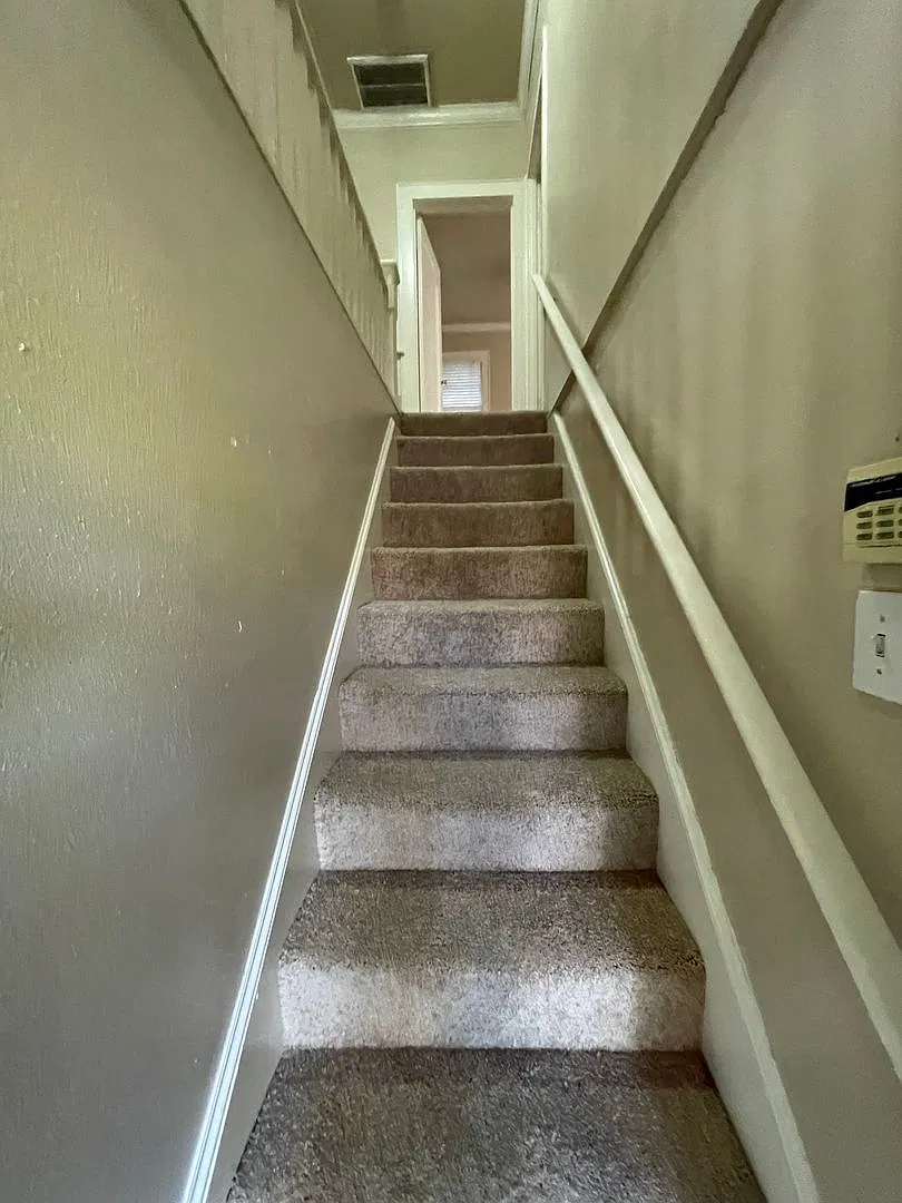 2bed/1bath Duplex — Photo 2