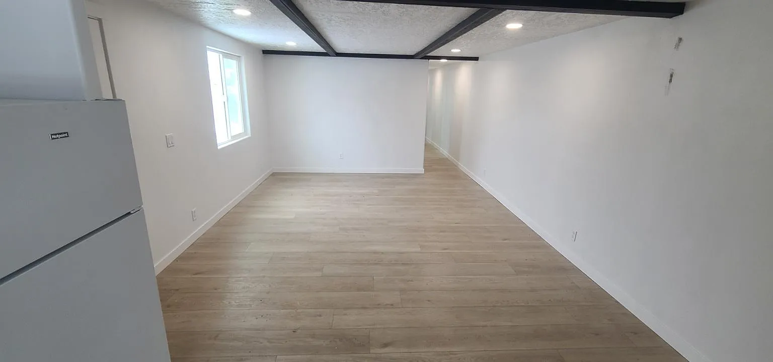 3 bed, 1200 sqft, $1,300 — Photo 4