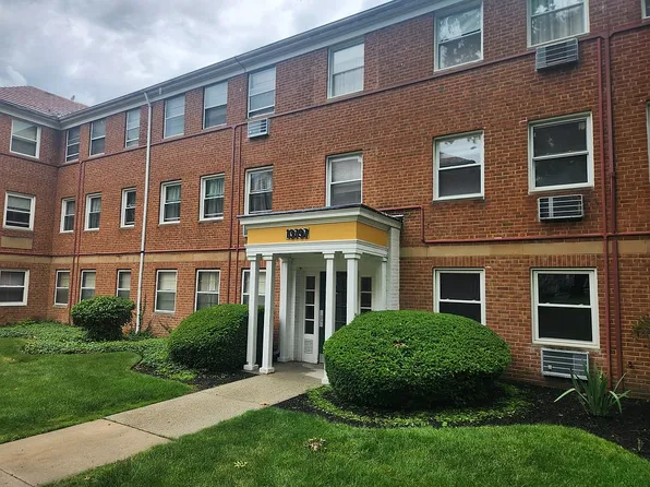 13797 Cedar Rd, Cleveland, OH