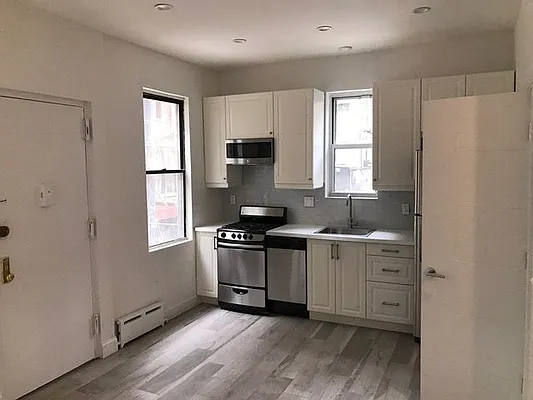 Rented by Easy Rental LLC | media 26