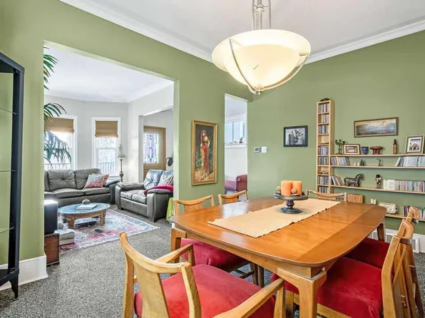 2410 W 16th St SW, Calgary, AB T2T 4E8