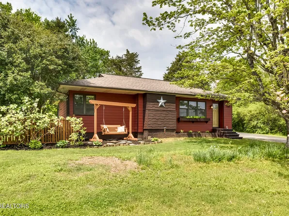 1439 Strange Rd, Lenoir City, TN 37772