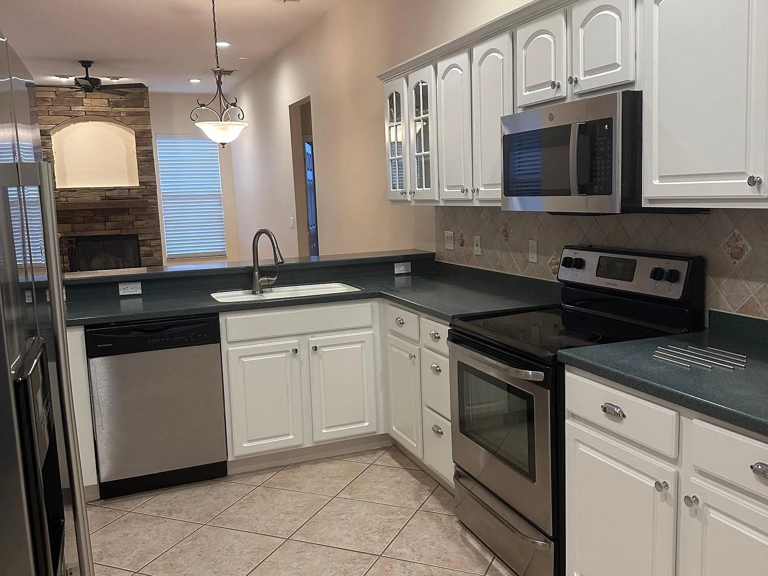 1003 Ridgemount Place — Photo 3