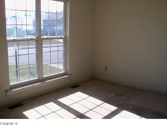 3rd image of 1108 Lorieville Ln