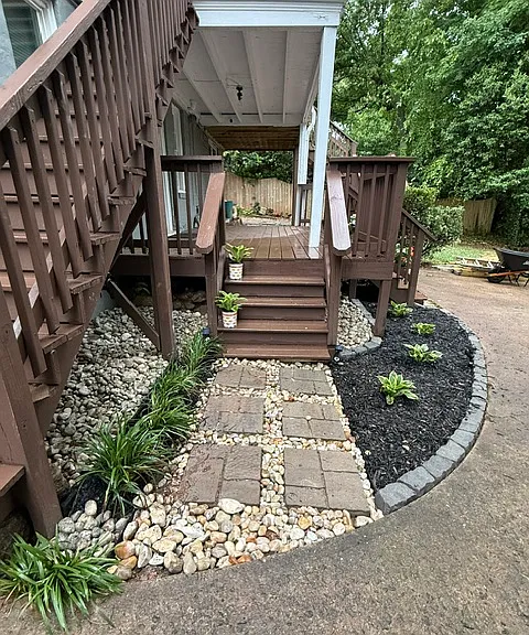 118 NW Poplar St #C — Photo 2