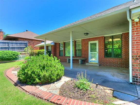 3rd image of 2601 Northwood Ln
