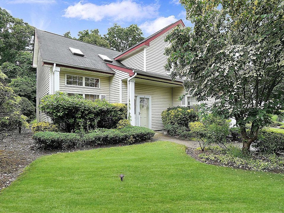 Strathmore On The Green 3 Balmoral Ct Middle Island NY Zillow