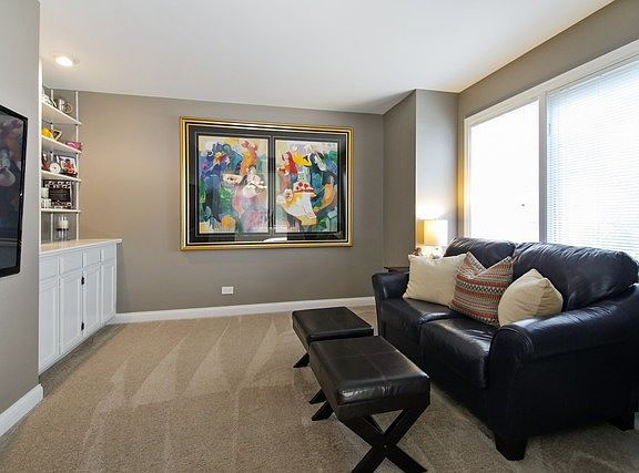 5th image of 845 Fountain View Dr