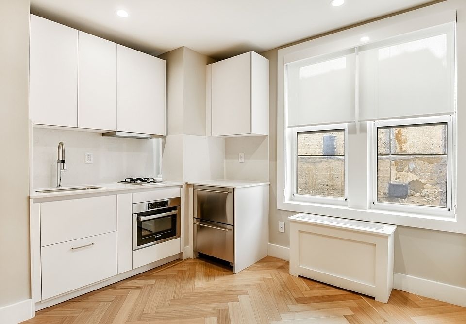 1st image of 225 W 23rd St APT 7K