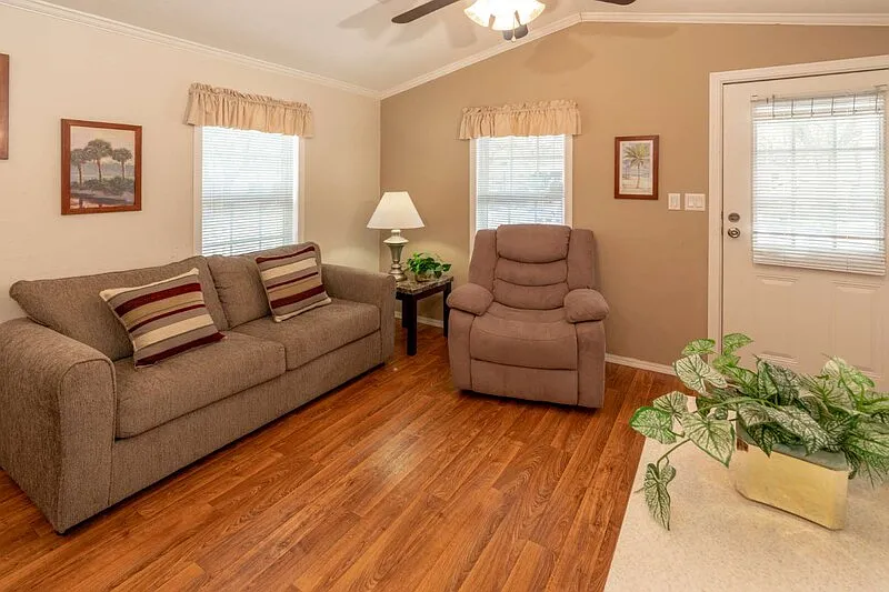 1 bed, 850 sqft, $1,800 — Photo 3