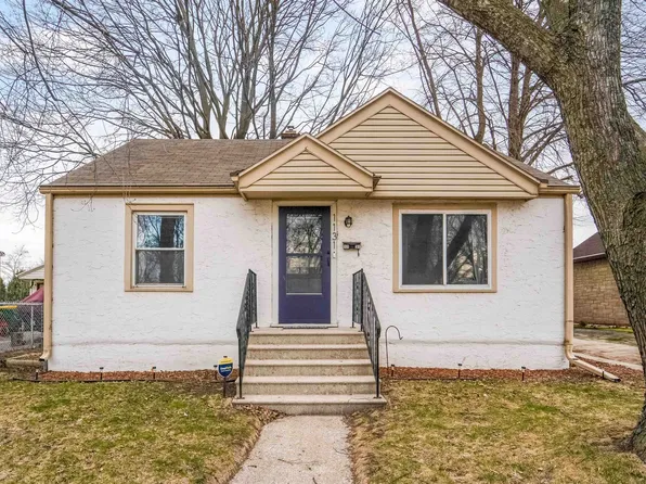 1131 Klaus St, Green Bay, WI 54302