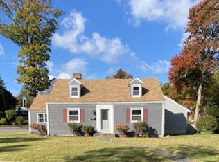 23 Mount Hood Ter, Melrose, MA 02176