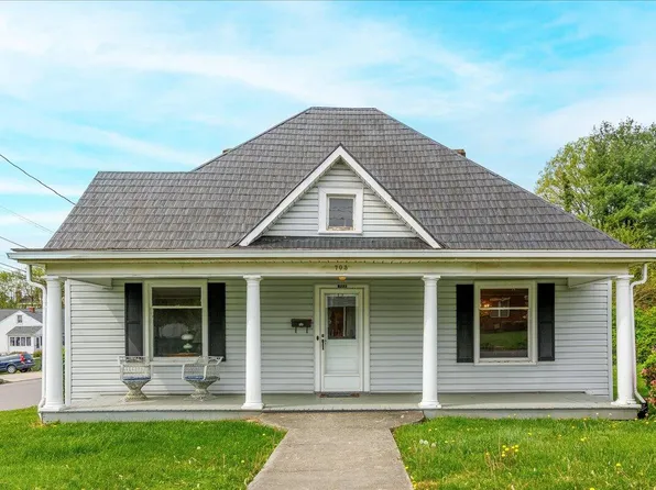 703 N Broad St, Salem, VA 24153