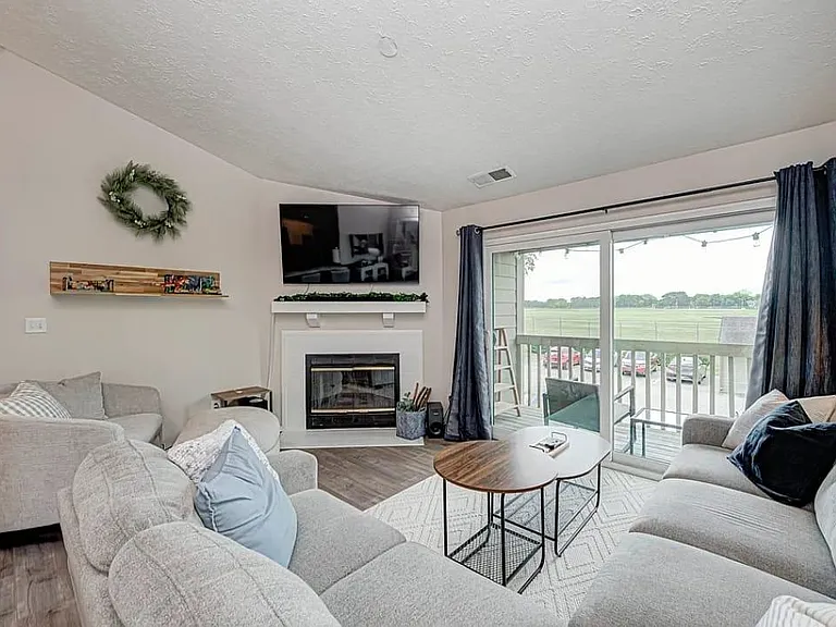 4391 Village Parkway Cir W #5 — Photo 1