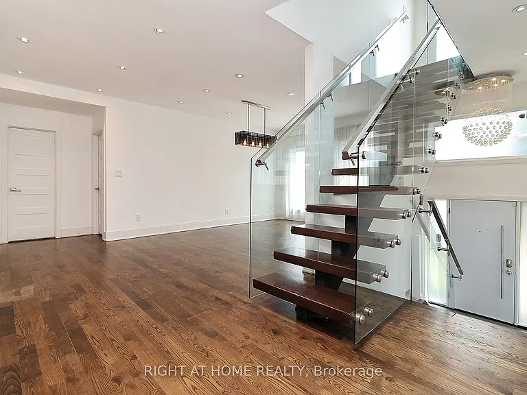 2 Chalet Rd — Photo 6