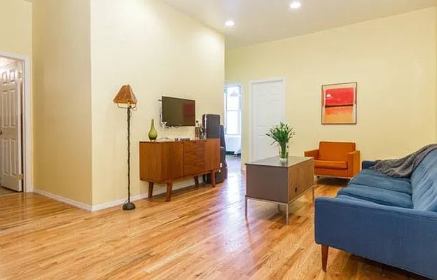 Rented by The Agency | media 1