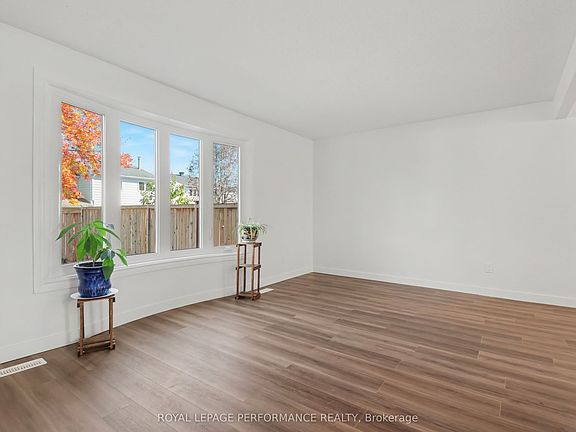 4th image of 2376 Rondel St S