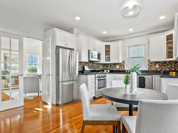 9 Swetts Ct, Watertown, MA 02472