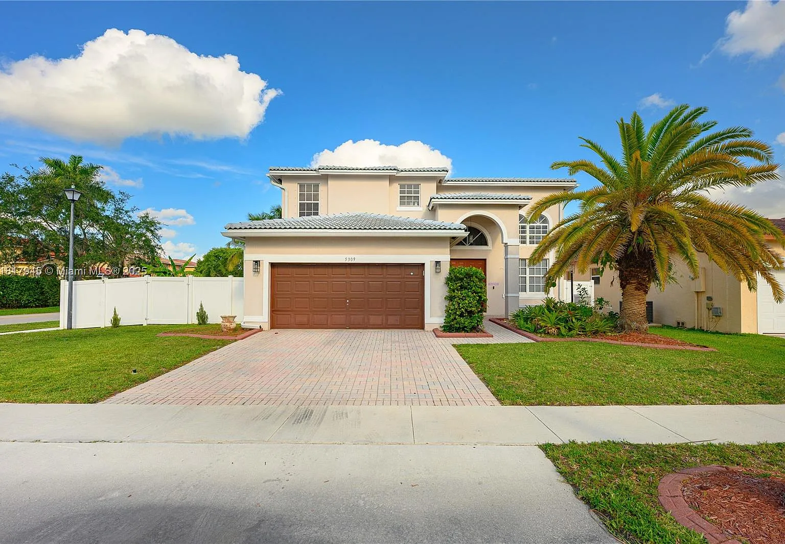 3 bed, 2037 sqft, $4,500 — Photo 1