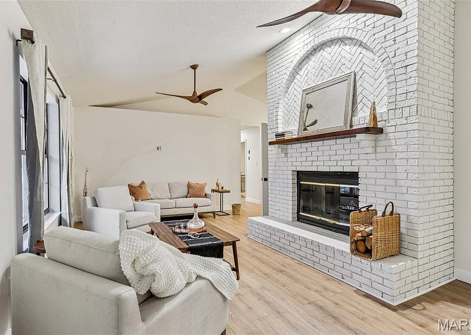2133 Ridgedale Dr, High Ridge, MO 63049 | Zillow