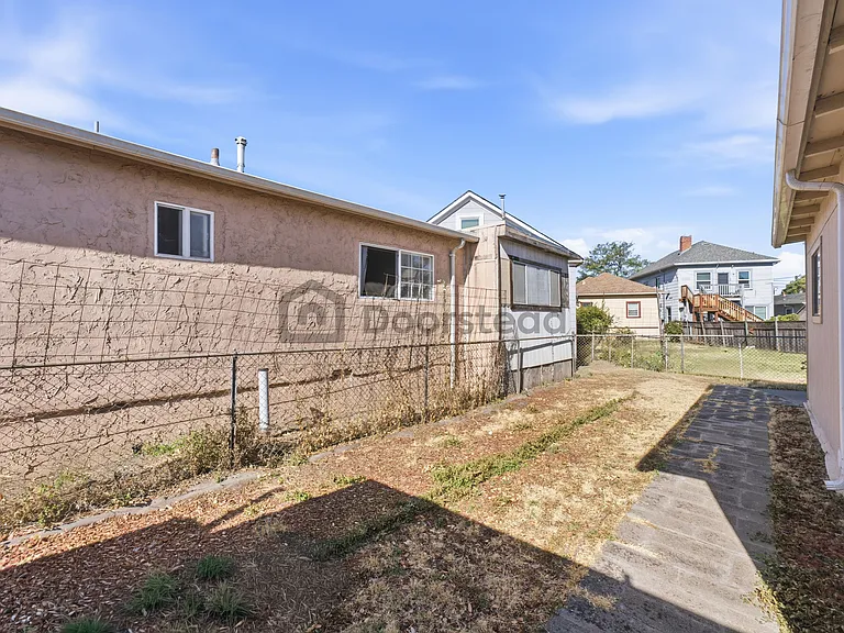 4339 Adeline St #A — Photo 32