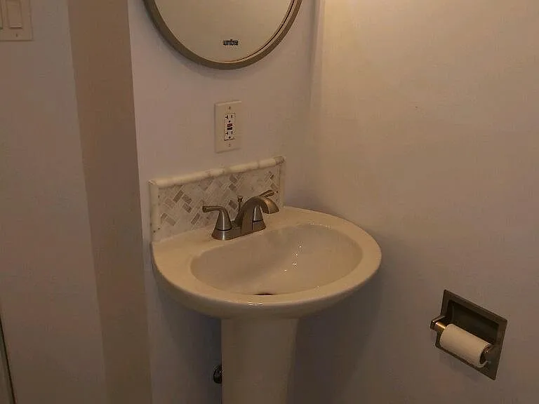 Bathroom sink