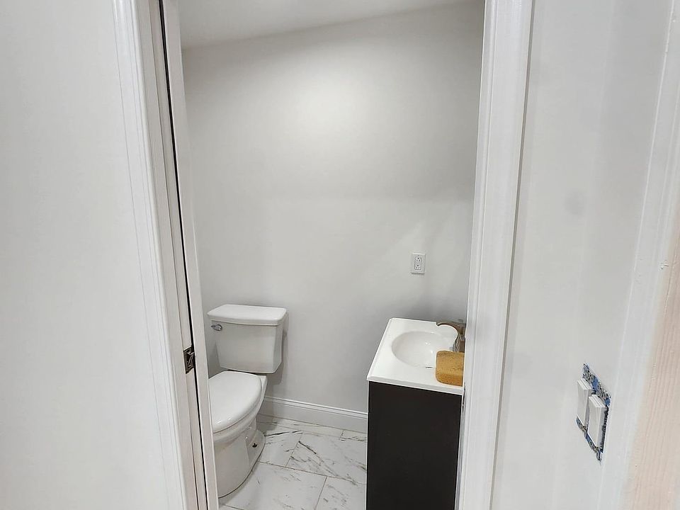 1st image of 265 E Duval St