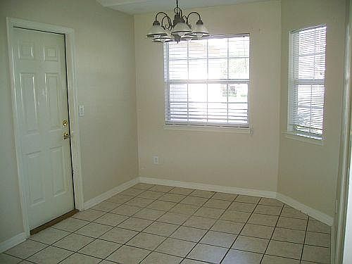 3rd image of 95 Windridge Ln