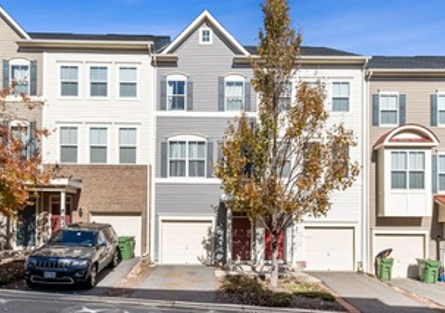 Beautiful Townhouse In Villages At Woodstream — Photo 1