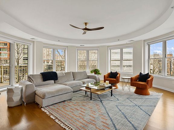 5th image of 360 W Washington Ave Unit 202