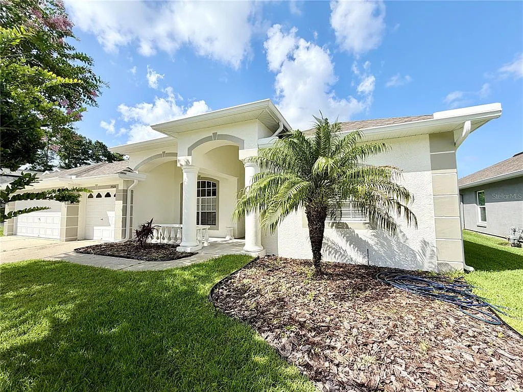4 bed, 3.0 bath, 2547 sqft, $3,800 — Photo 2