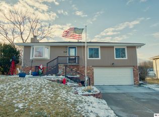 13517 Carpenter St, Omaha, NE 68138
