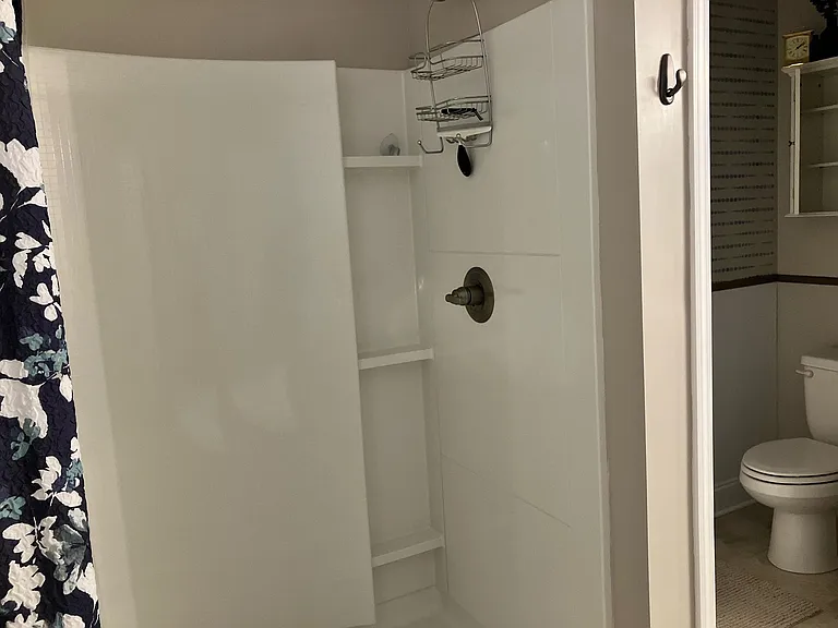 344 Broadberry Ave — Photo 19