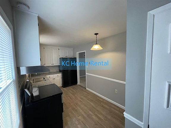 2nd image of 8426 Grandview Ln