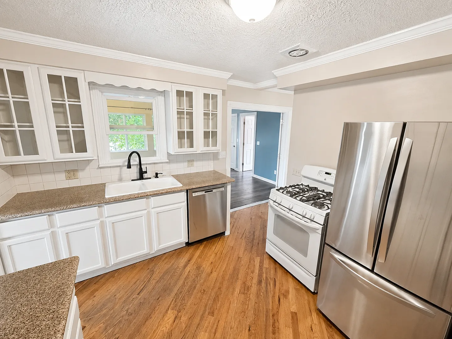 Spacious 4-Bedroom Home Near Boise State with Sunroom & Detached Garage — Photo 2
